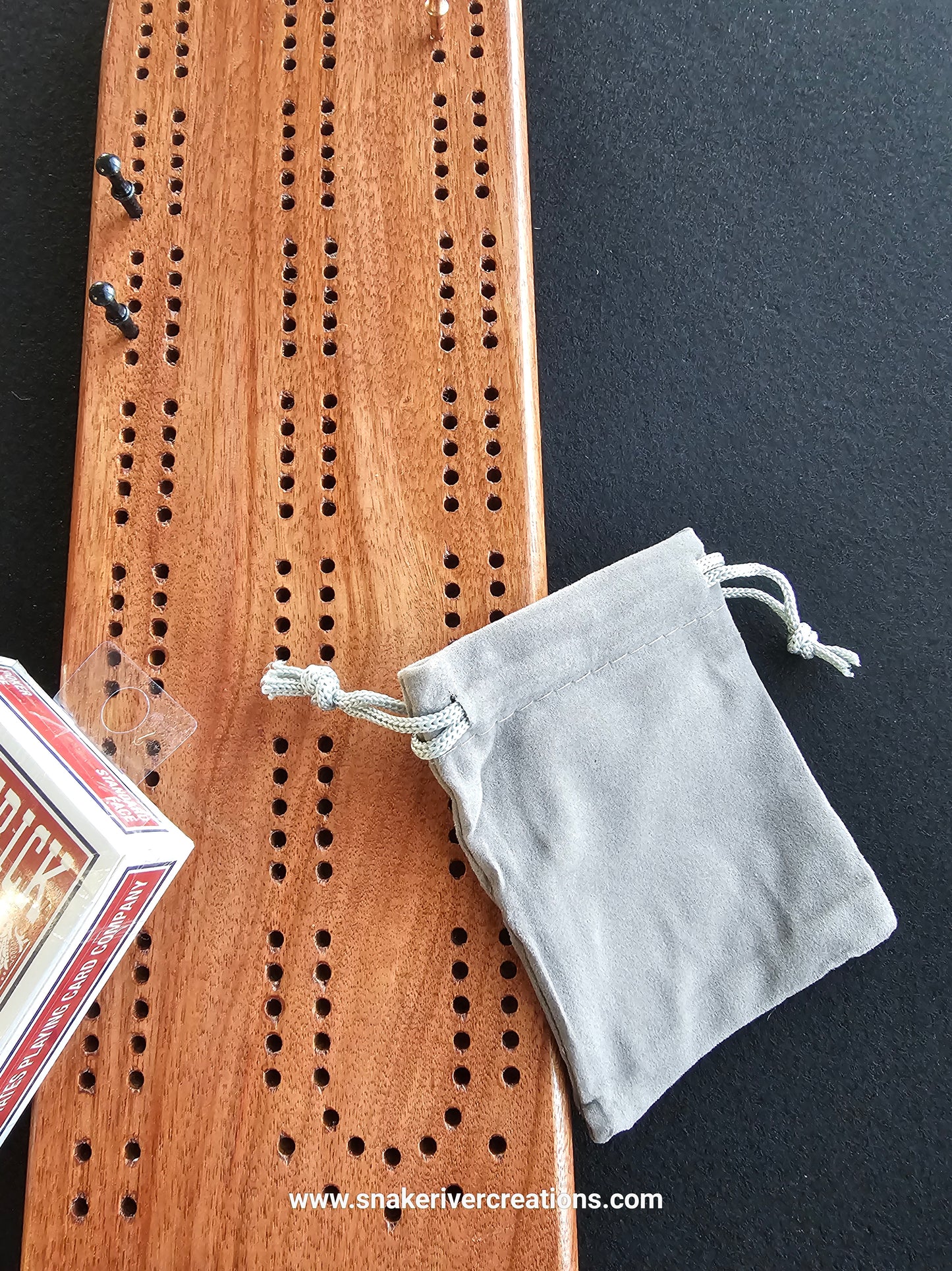 Handcrafted Hardwood Cribbage Board – 2-Track Game Set with Pegs, Bag & Cards
