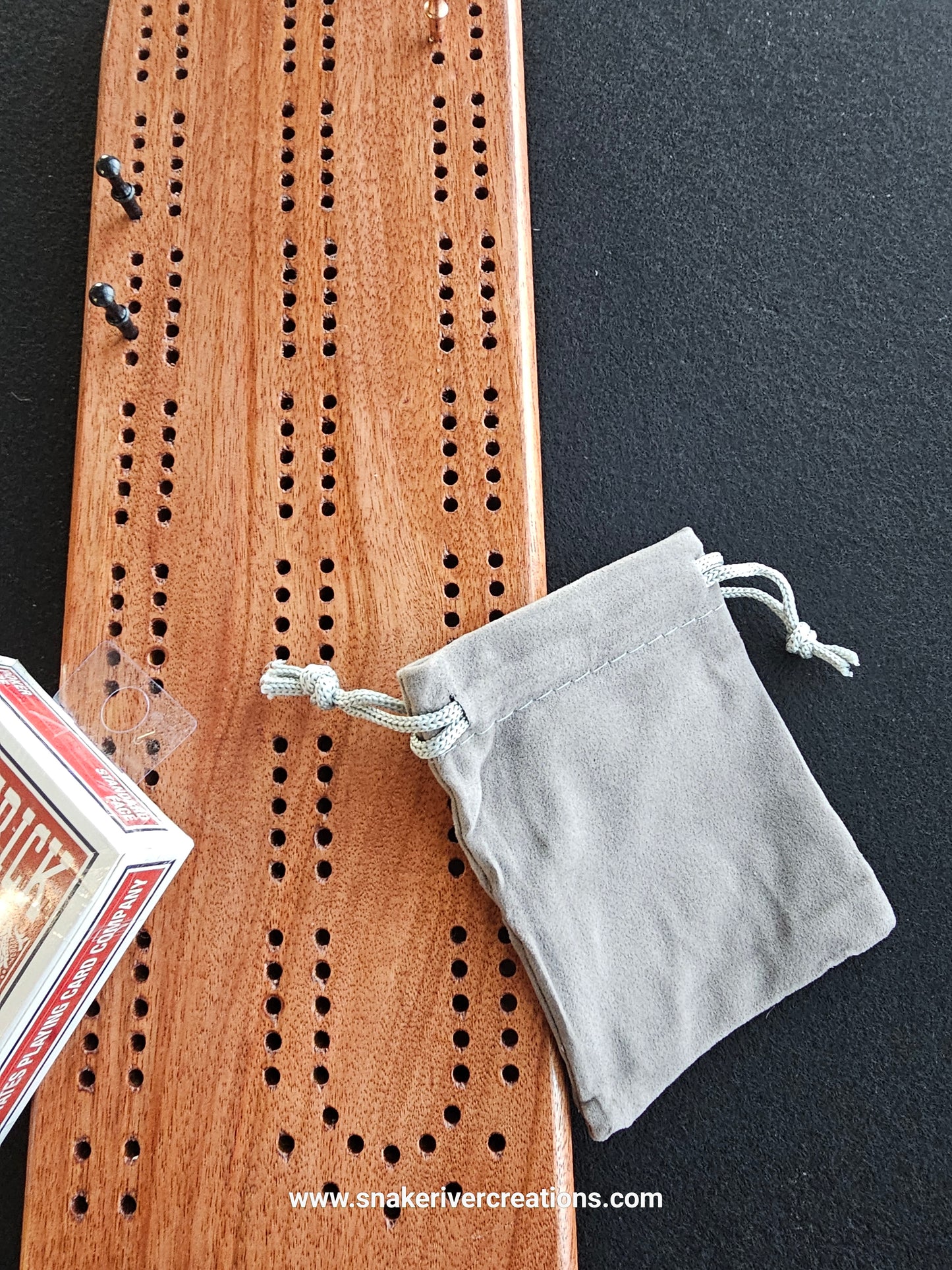 Handcrafted Hardwood Cribbage Board – 2-Track Game Set with Pegs, Bag & Cards